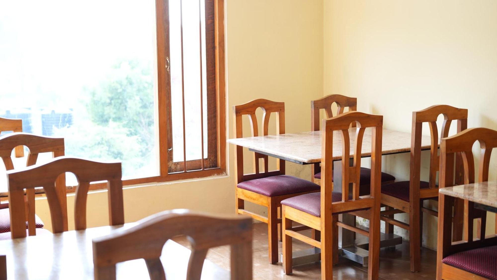 Satya Anand Cottage Pure Veg And Non Alcoholic Hotel Кунур Екстер'єр фото