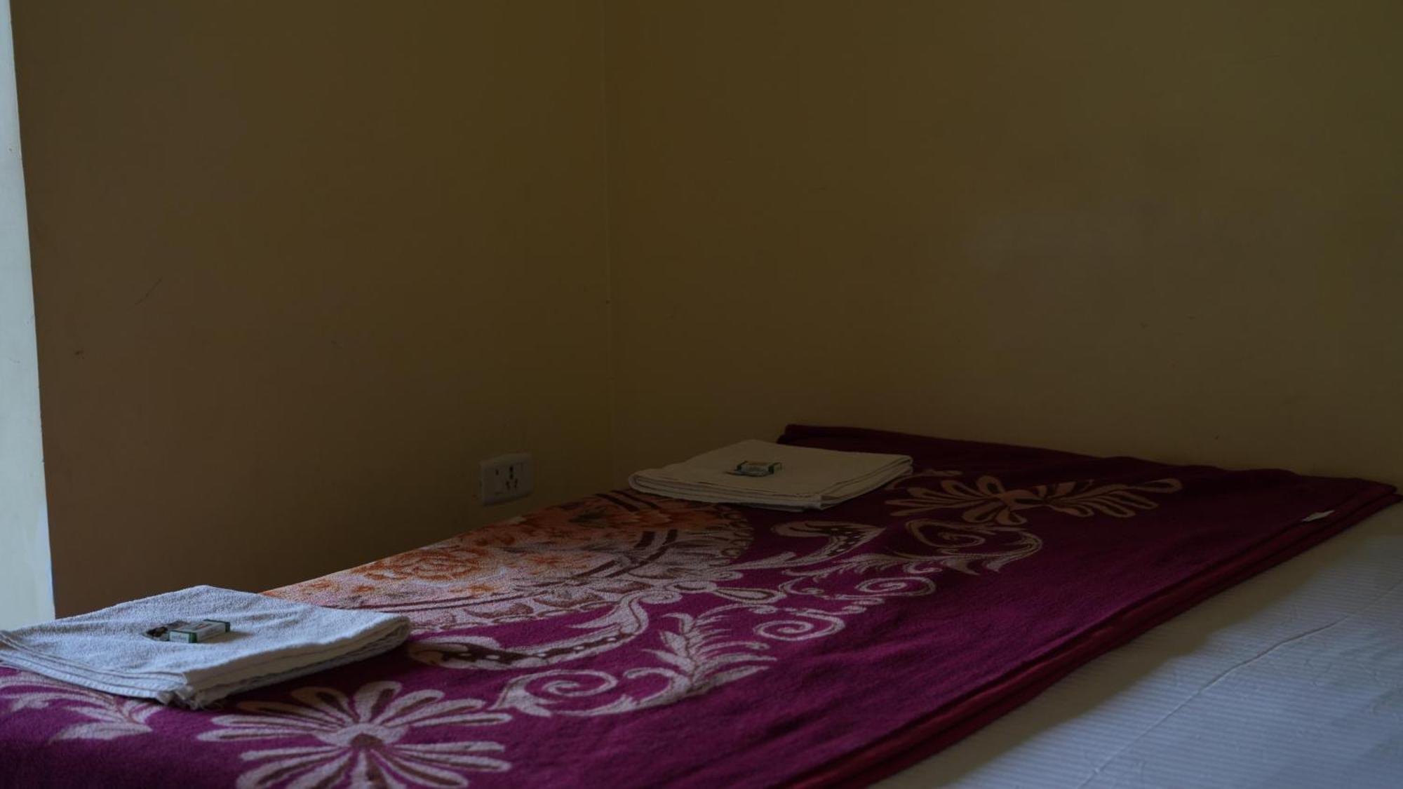 Satya Anand Cottage Pure Veg And Non Alcoholic Hotel Кунур Екстер'єр фото