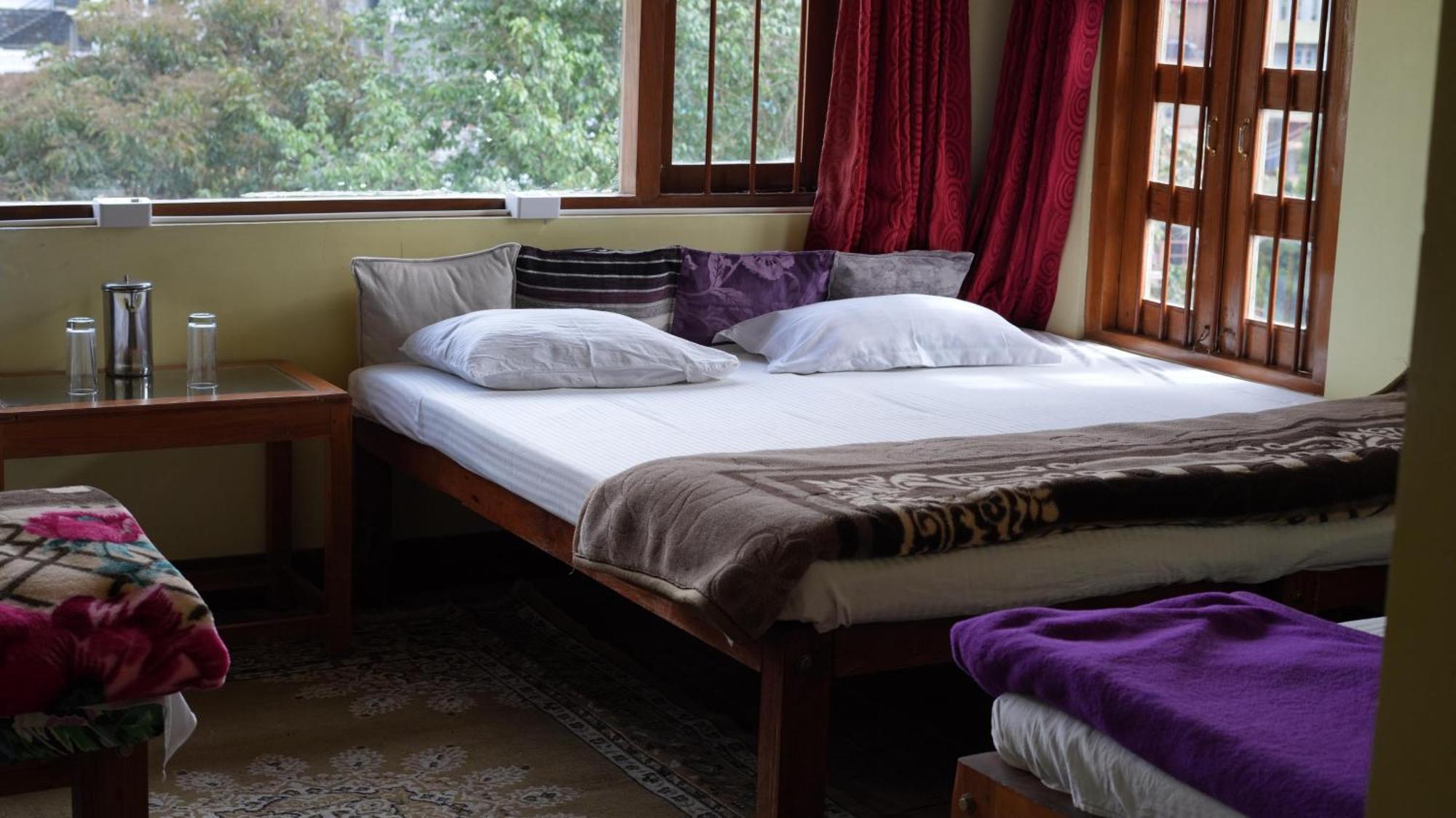 Satya Anand Cottage Pure Veg And Non Alcoholic Hotel Кунур Екстер'єр фото
