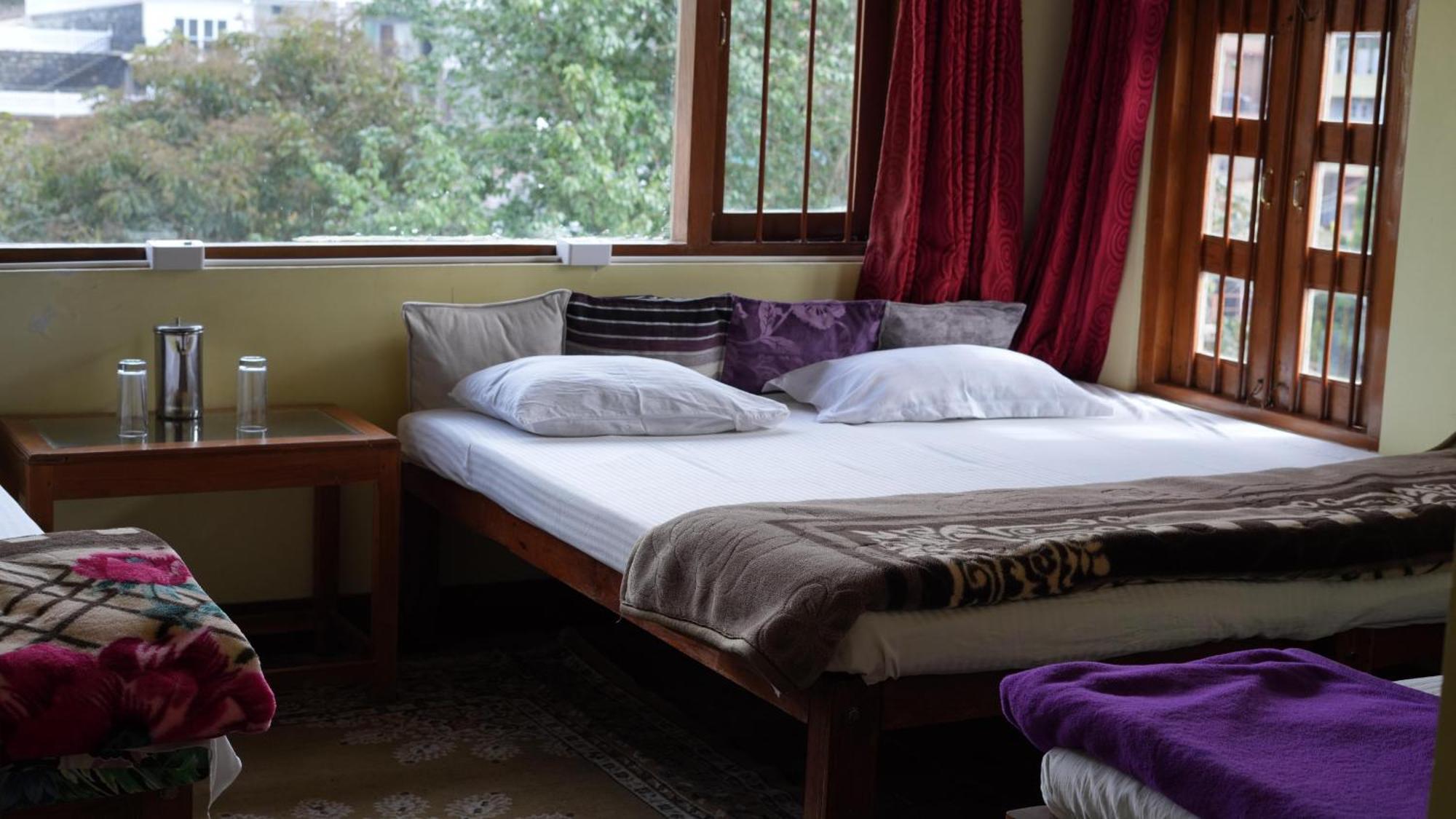 Satya Anand Cottage Pure Veg And Non Alcoholic Hotel Кунур Екстер'єр фото