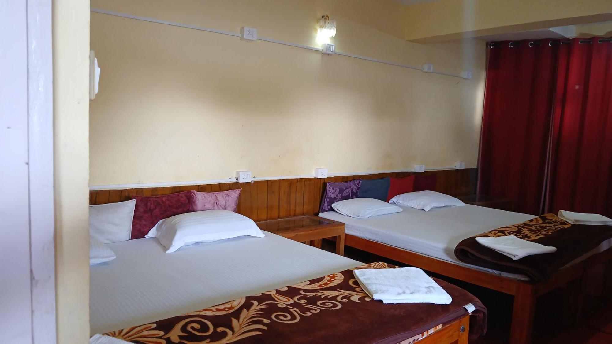 Satya Anand Cottage Pure Veg And Non Alcoholic Hotel Кунур Екстер'єр фото