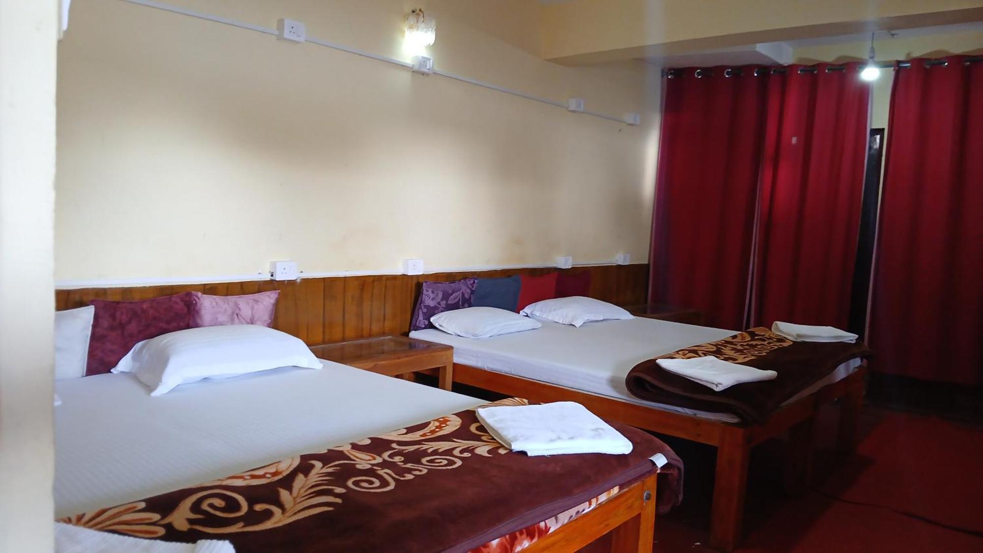 Satya Anand Cottage Pure Veg And Non Alcoholic Hotel Кунур Екстер'єр фото