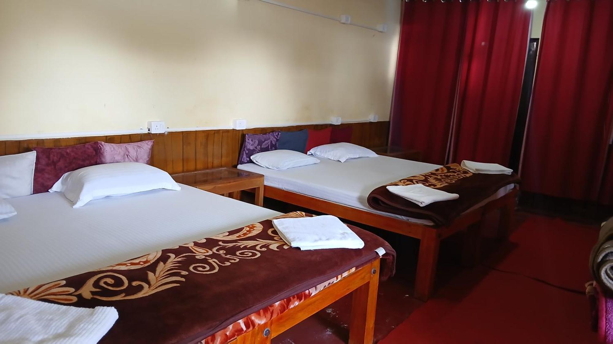 Satya Anand Cottage Pure Veg And Non Alcoholic Hotel Кунур Екстер'єр фото