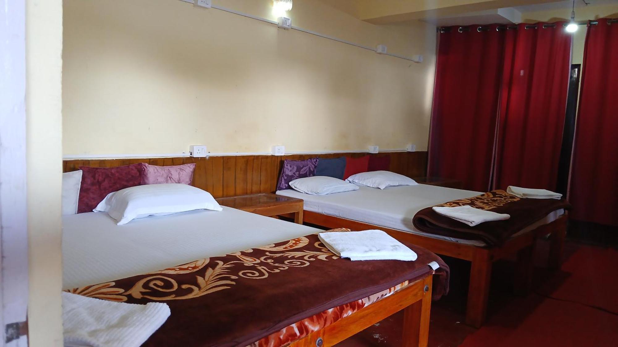 Satya Anand Cottage Pure Veg And Non Alcoholic Hotel Кунур Екстер'єр фото