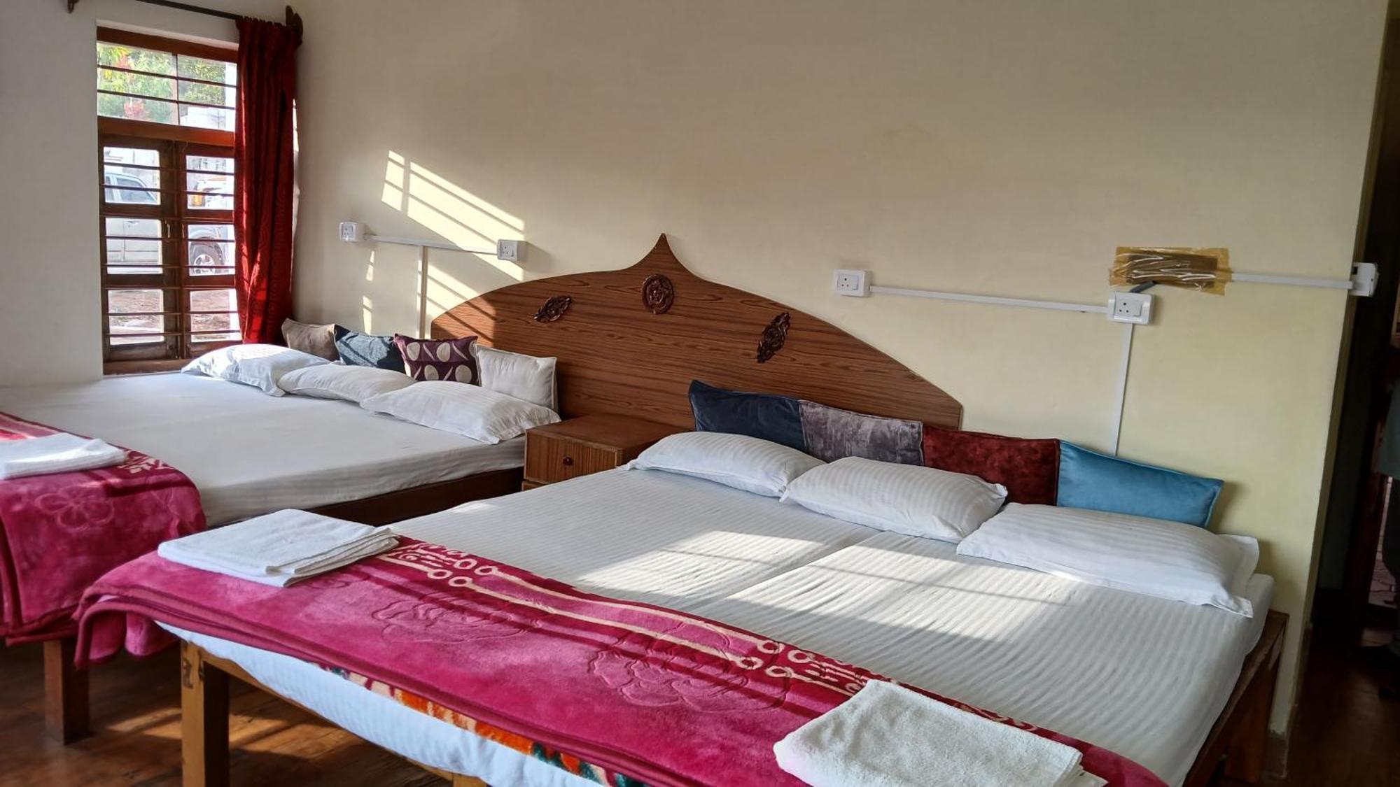 Satya Anand Cottage Pure Veg And Non Alcoholic Hotel Кунур Екстер'єр фото